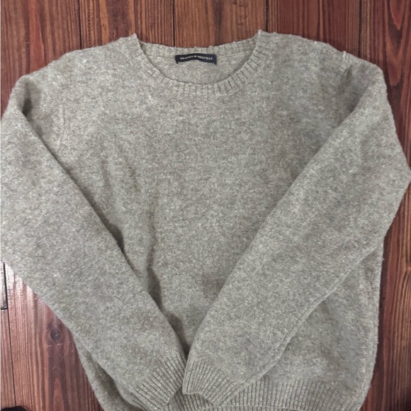 Brandy Melville Sweaters - Brandy Melville women’s grey Crewneck Sweater